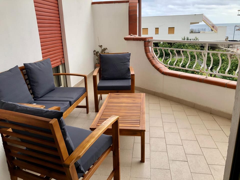 View (from property/room), Balcony/Terrace
