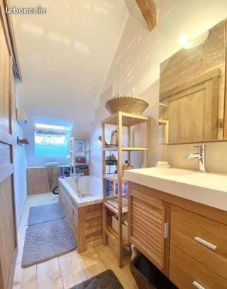 Chambre confort, 3mn du lac d'Annecy Bed and Breakfast in Doussard
