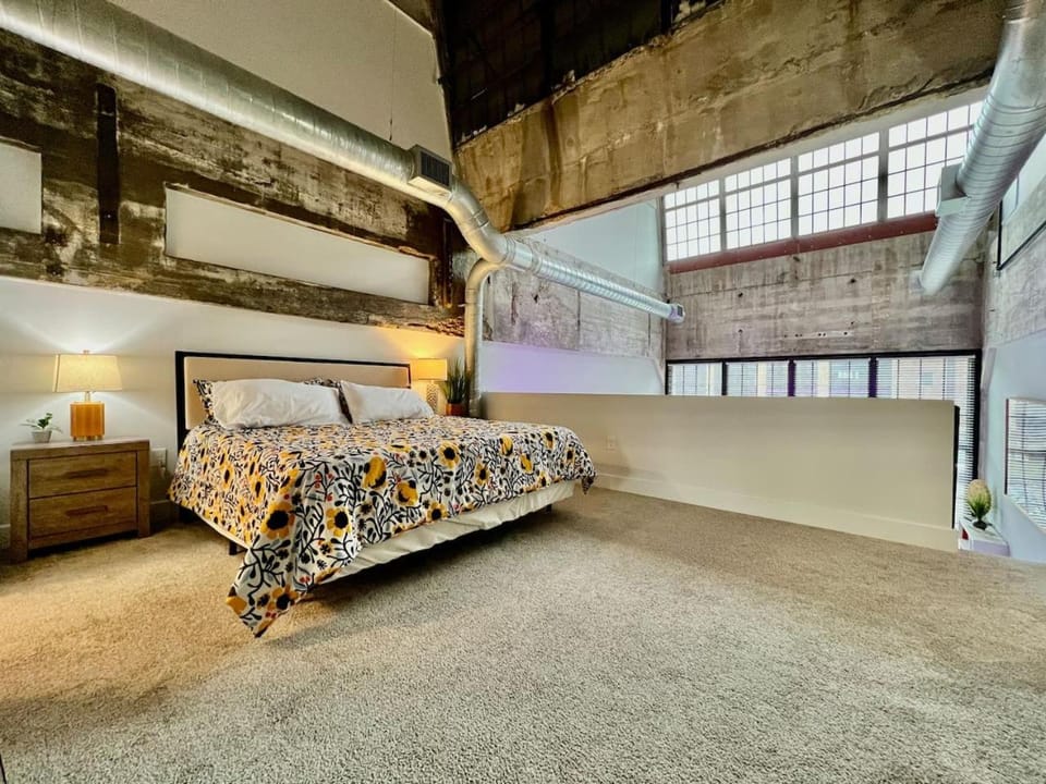 New renovated Loft in Old factory by Kings Island Apartment in Ohio