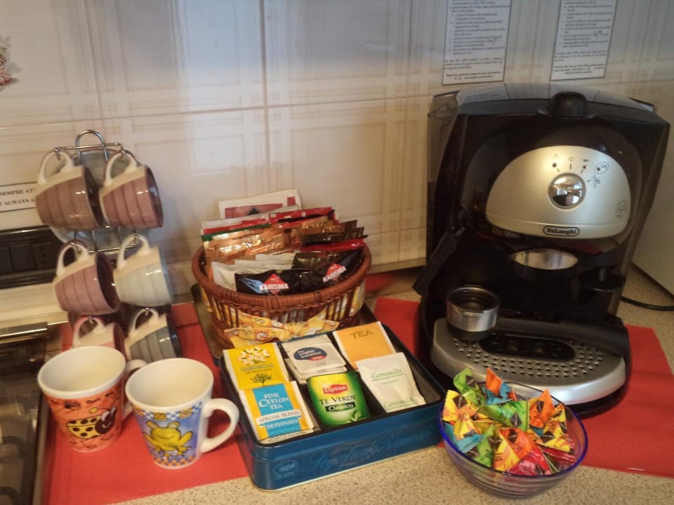 Coffee/tea facilities, Breakfast