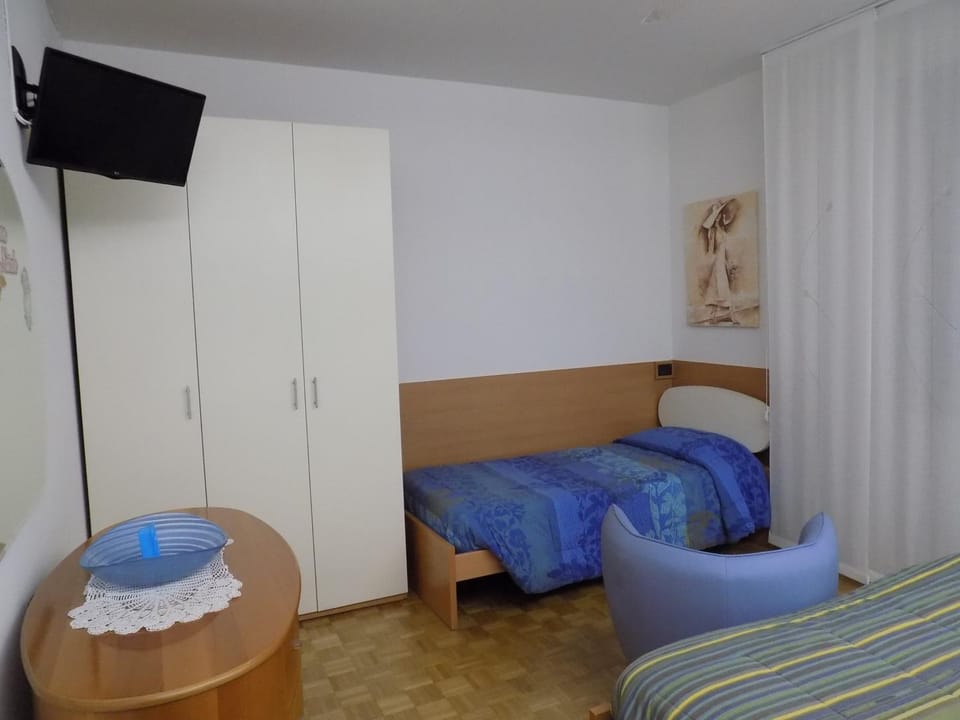 TV and multimedia, Photo of the whole room