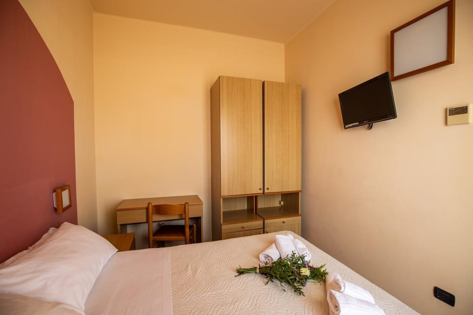XXV APRILE Casa per Ferie Hotel in Albenga