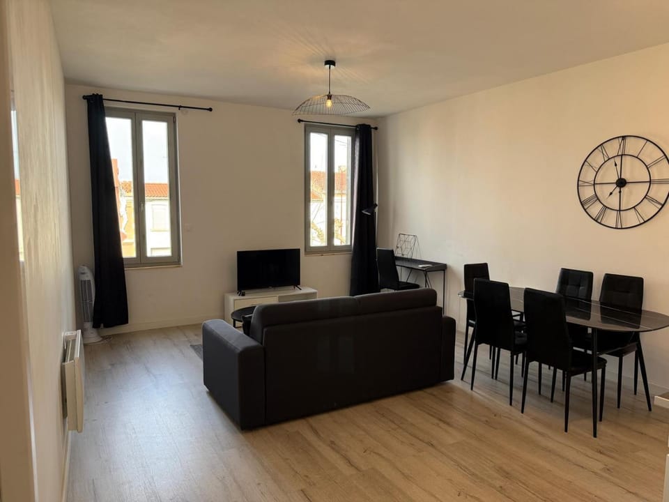Communal lounge/ TV room, TV and multimedia, View (from property/room), Lounge or bar