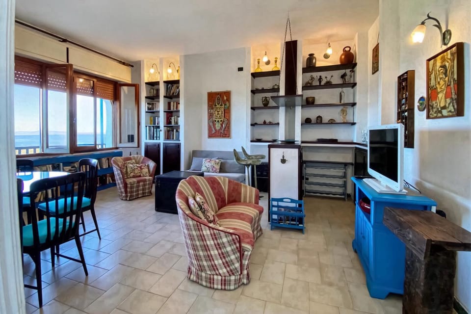 Bed, TV and multimedia, Living room, Dining area, Sea view