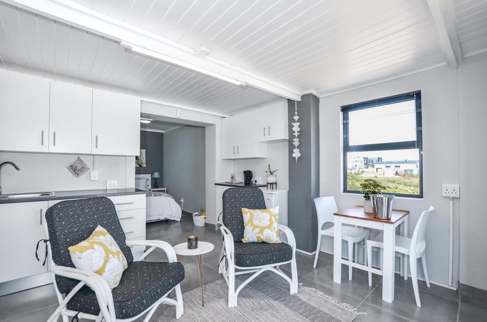 Living room, Dining area, kitchen