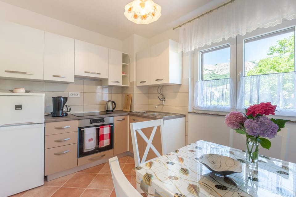 Apartment Beti with Balcony Apartment in Lika-Senj County