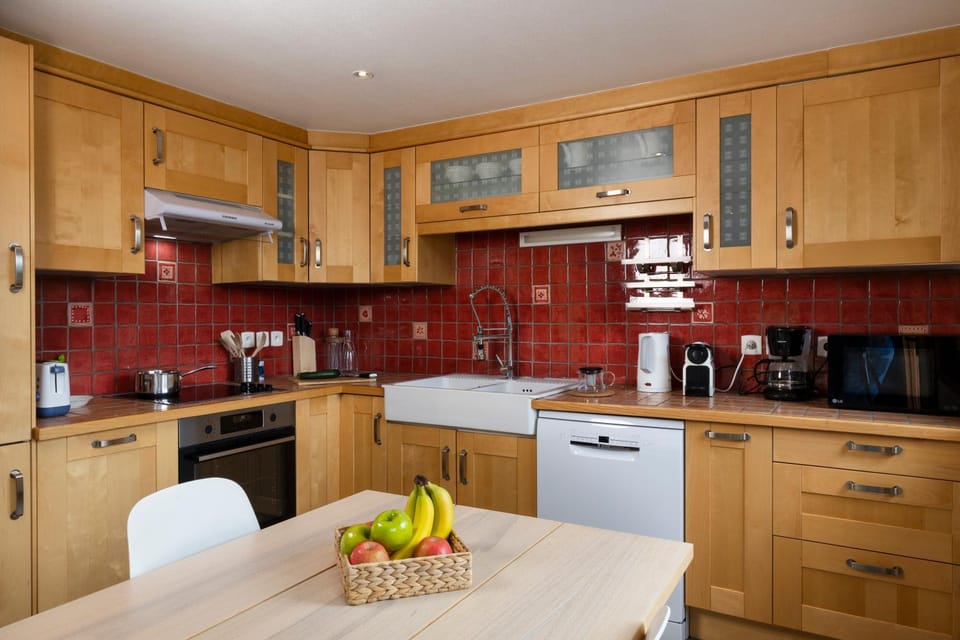 Coffee/tea facilities, Dining area, dishwasher, minibar, pet friendly, stove, toaster