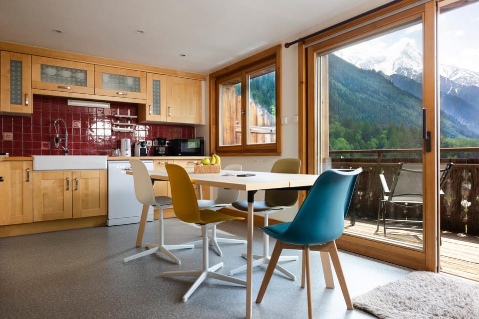 Natural landscape, Living room, Mountain view