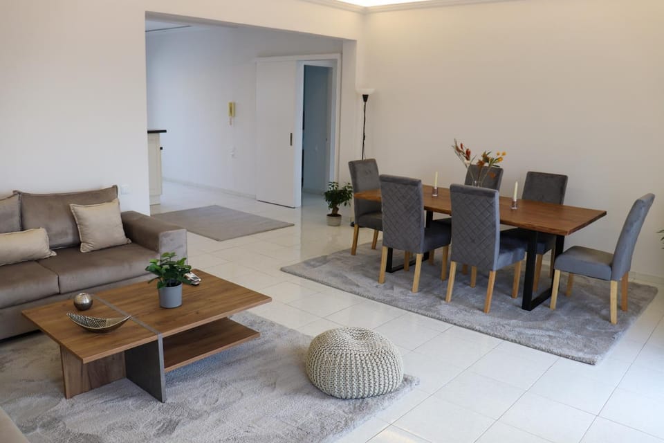 Living room, Seating area, Dining area