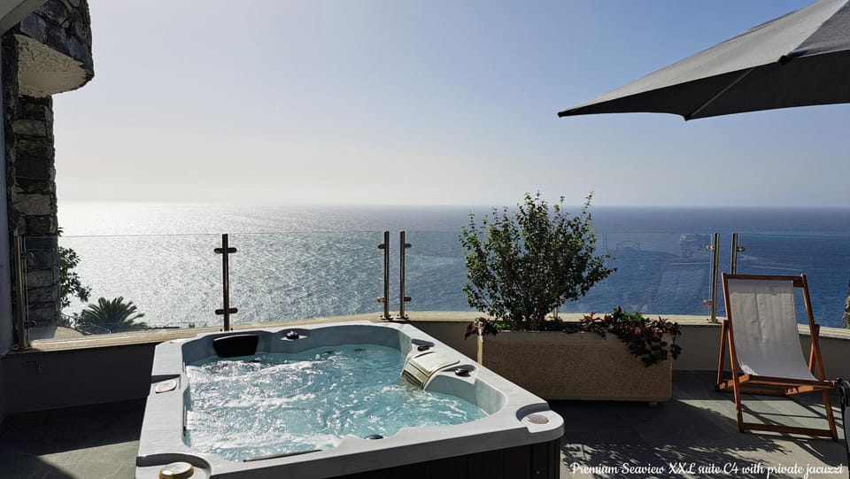 Day, Hot Tub, Hot Tub, Balcony/Terrace, Sea view, sunbed