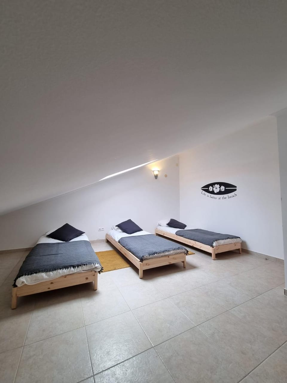Be Baleal Surfhouse Bed and Breakfast in Peniche