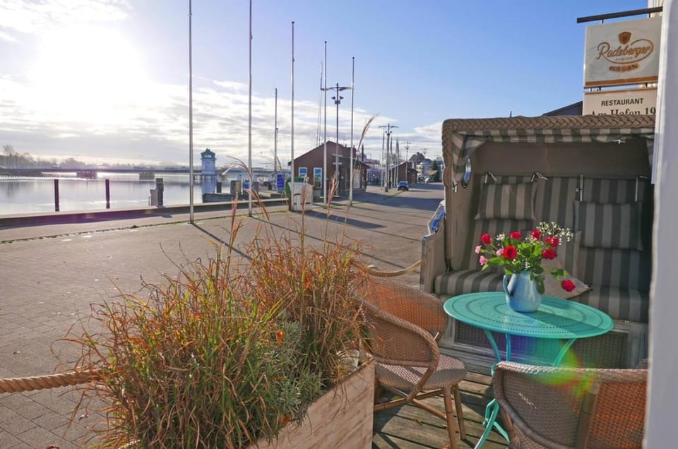 Day, View (from property/room), Balcony/Terrace, Dining area, Sea view