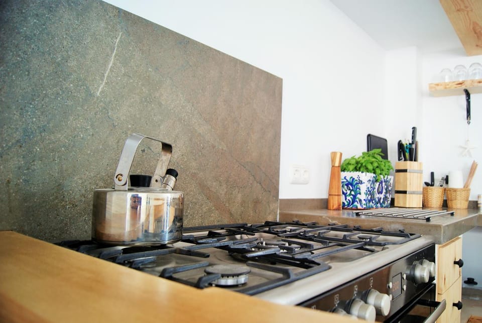 Coffee/tea facilities, Kitchen or kitchenette