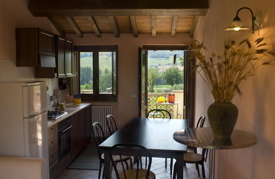 Kitchen or kitchenette, Dining area, Lunch, Dinner
