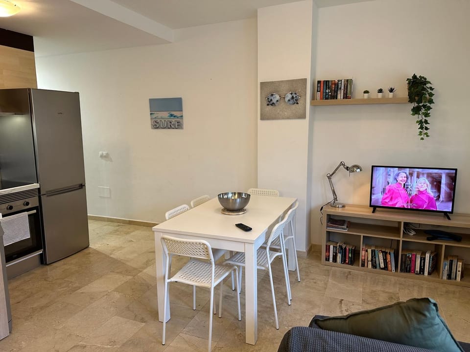 TV and multimedia, Kitchen or kitchenette, Living room, Seating area, Dining area, minibar