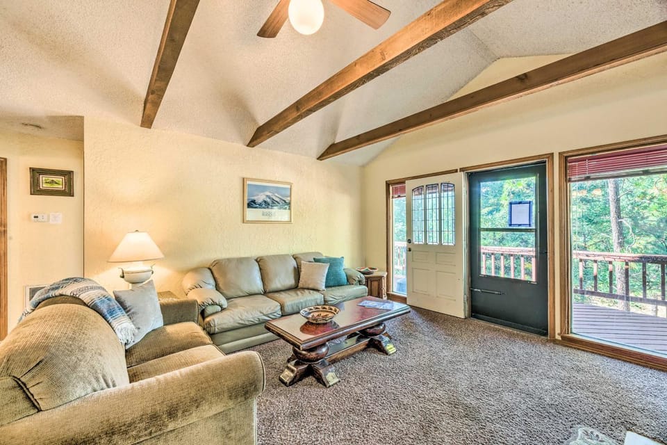 Quiet Ruidoso Getaway ~ 18 Mi to Ski Apache! House in Ruidoso