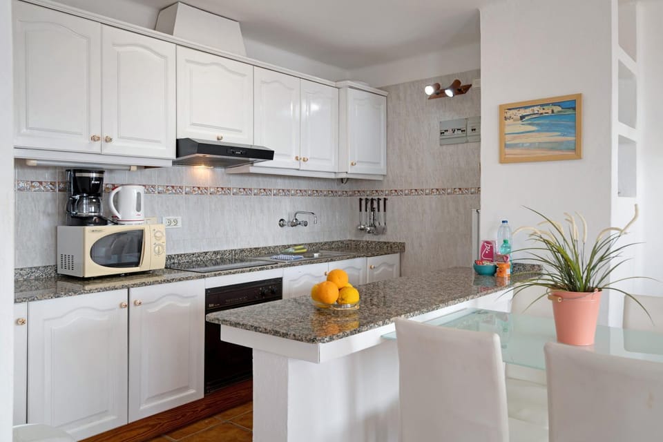 Kitchen or kitchenette, Living room