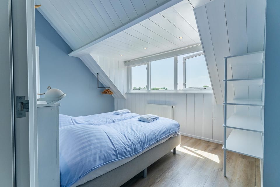 Bed, Photo of the whole room, Bedroom, Garden view