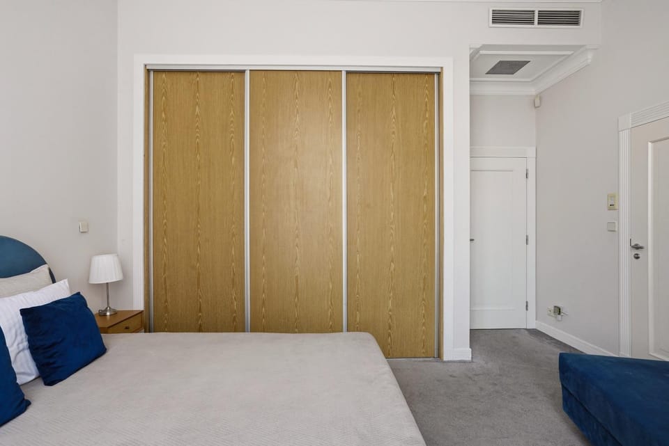 locker, wardrobe