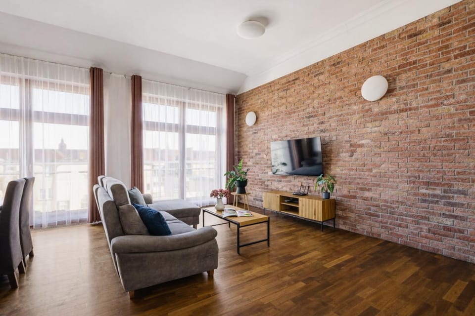 Communal lounge/ TV room, TV and multimedia, Living room