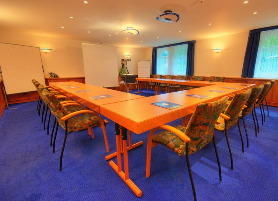 Communal lounge/ TV room, Meeting/conference room