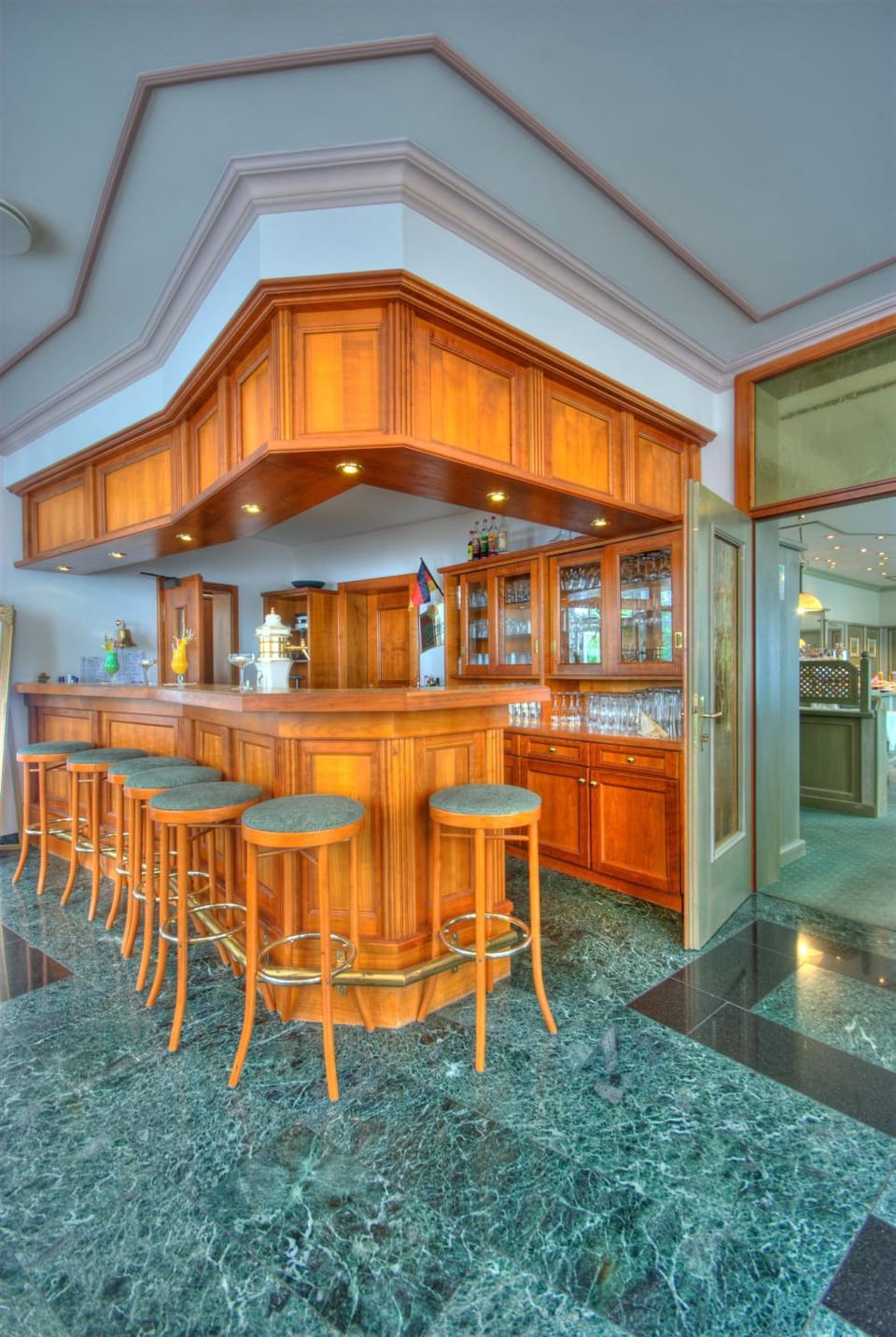 Restaurant/places to eat, Dining area