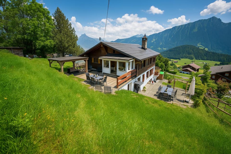 Property building, Nearby landmark, Spring, Day, Neighbourhood, Natural landscape, Mountain view, Parking