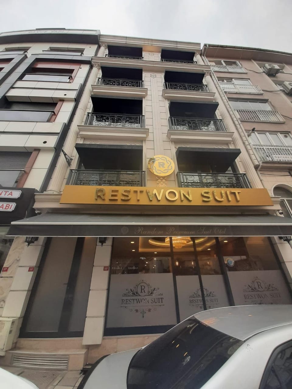 Facade/entrance