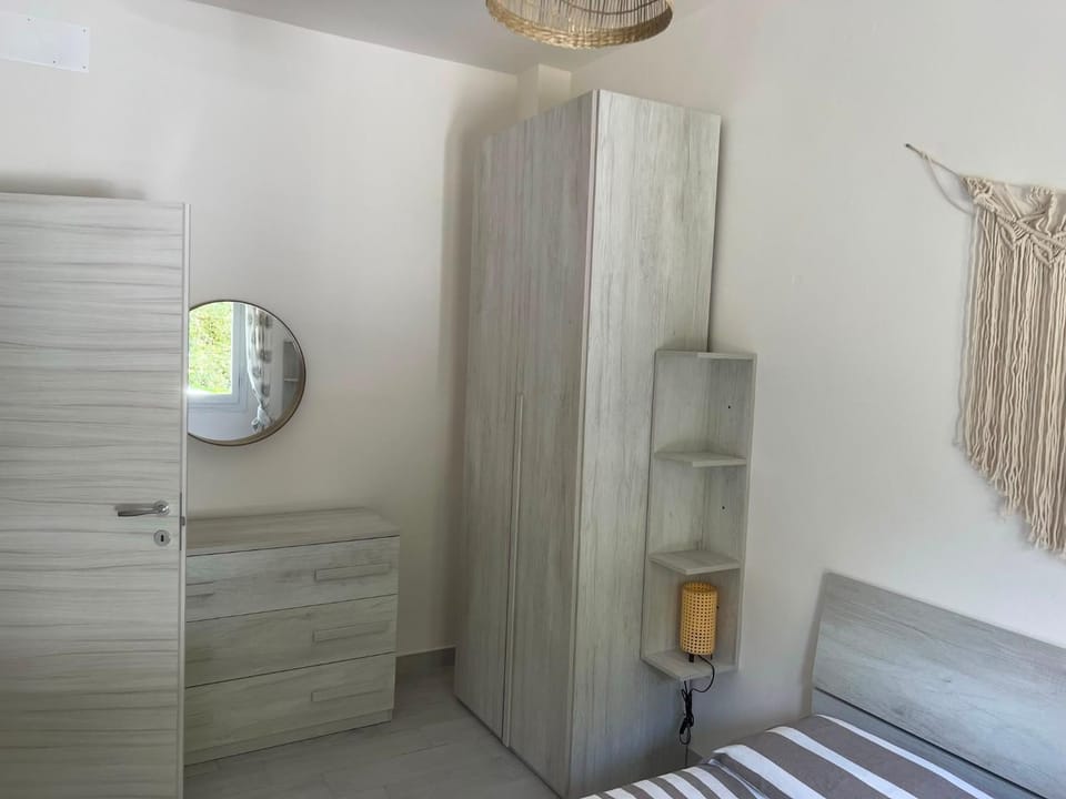 Bedroom, wardrobe