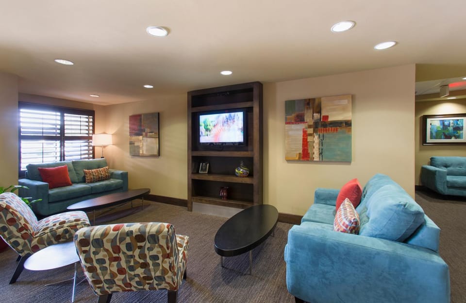 Communal lounge/ TV room, Lobby or reception