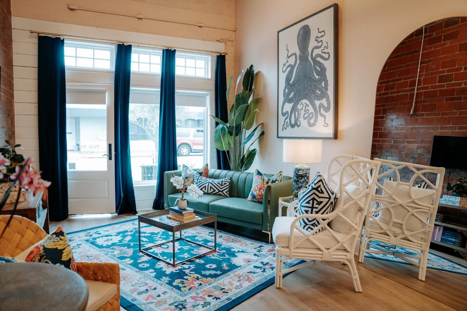 The Pink Room Luxury Boutique Escape One Mile to the Beach Near Cruise Ports Hotel in Texas City
