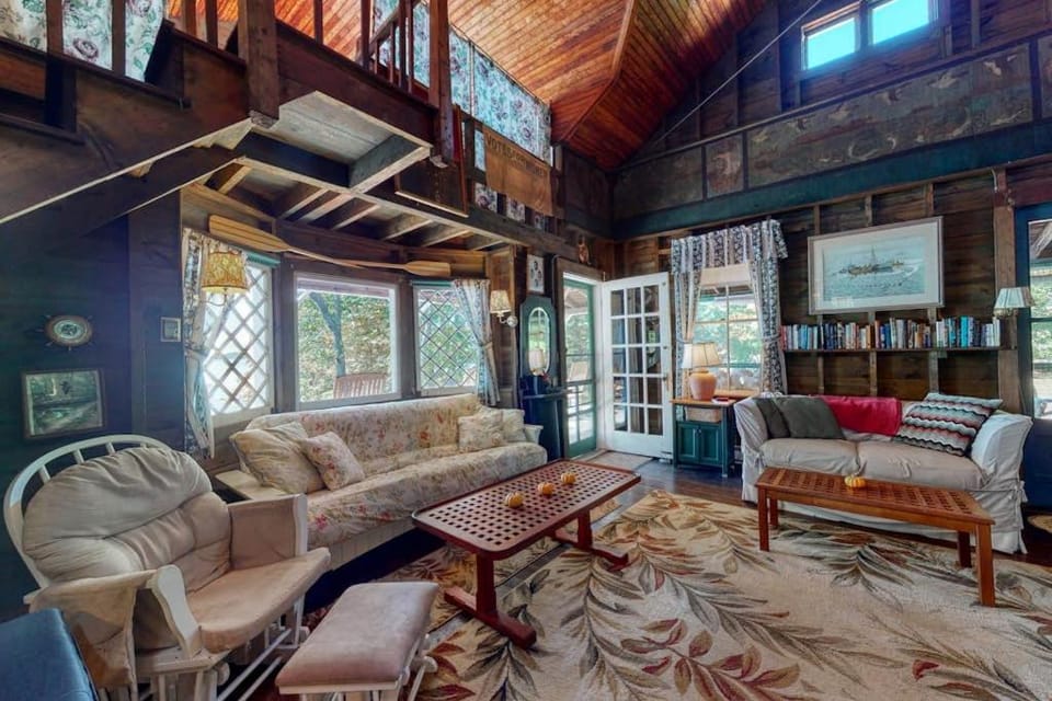 Living room, Seating area
