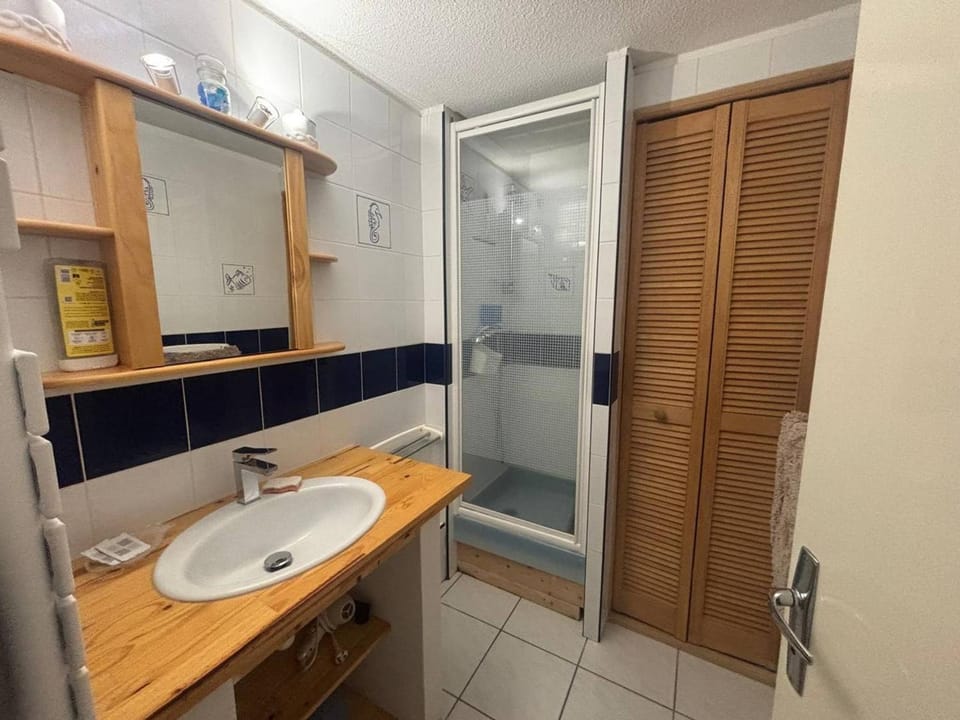 Appartement lumineux 7 pers. avec mezzanine et parking privé - FR-1-593-72 Apartment in Catalonia