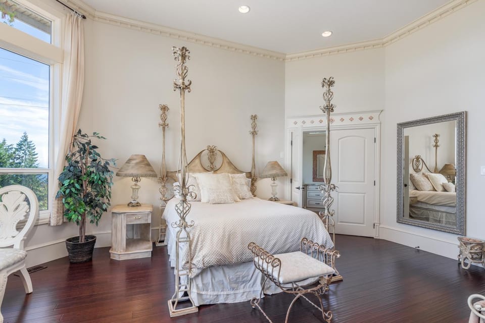 castle in the sky Bed and Breakfast in Ladysmith