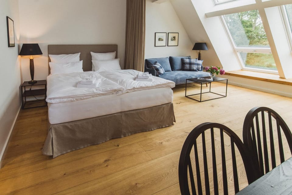 Bed, Photo of the whole room