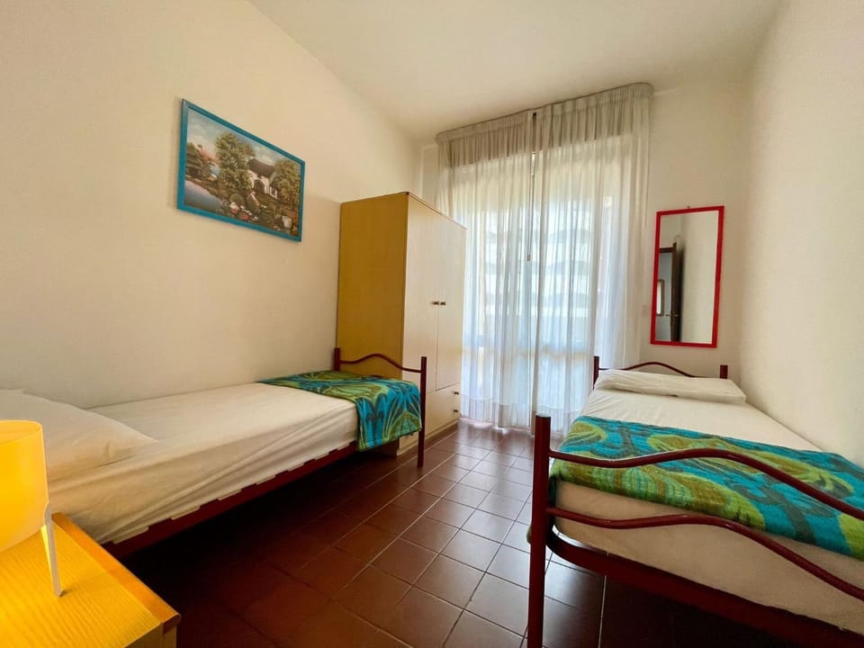 Bed, Decorative detail, Bedroom