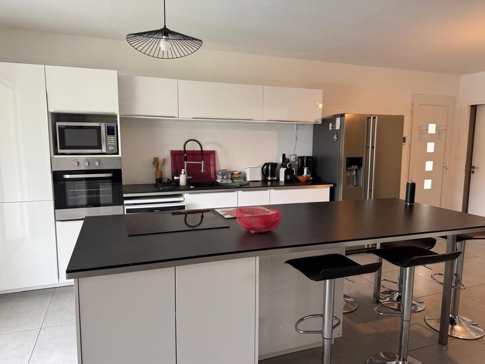 microwave, oven, kitchen