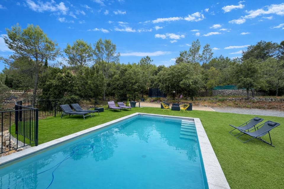 Natural landscape, Garden, Garden view, Pool view, Swimming pool, sunbed