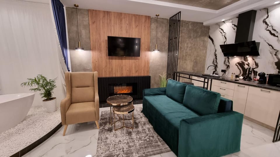 Communal lounge/ TV room, Seating area, flat iron