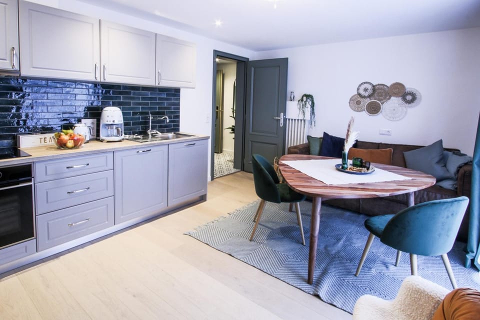 Kitchen or kitchenette, Living room, Dining area, kitchen
