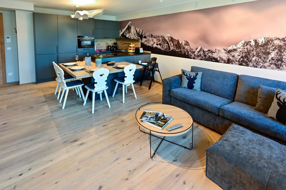 Kitchen or kitchenette, Living room, Dining area