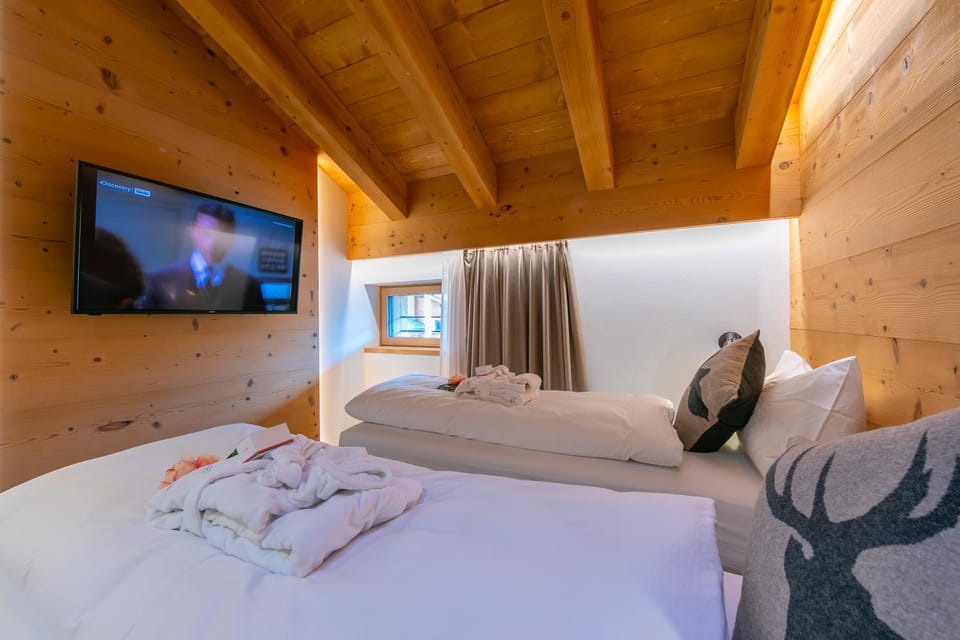 Communal lounge/ TV room, TV and multimedia