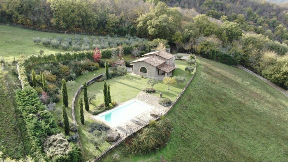 Property building, Day, Natural landscape, Bird's eye view, Garden, Garden view, Pool view, Swimming pool