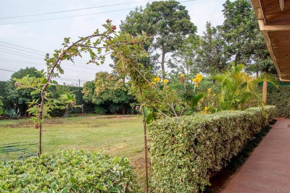 3 Bed House Sleeps 6 - Garden Parking Bbq House in Nairobi
