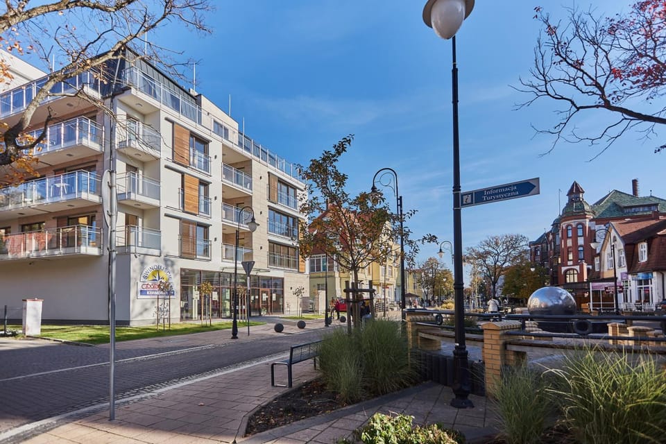 Property building, Neighbourhood, City view, Street view