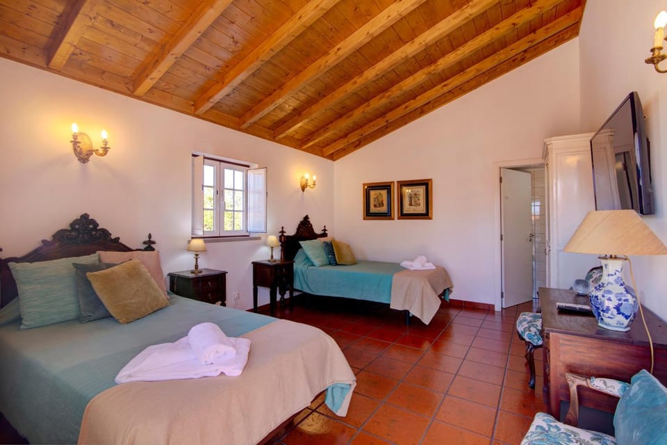 Property building, Living room, Bedroom
