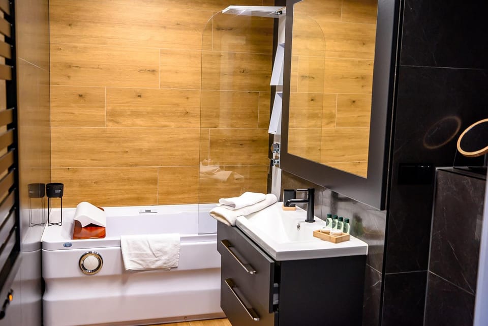 Bathroom, Bath