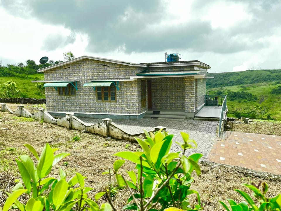Property building, Natural landscape, Garden