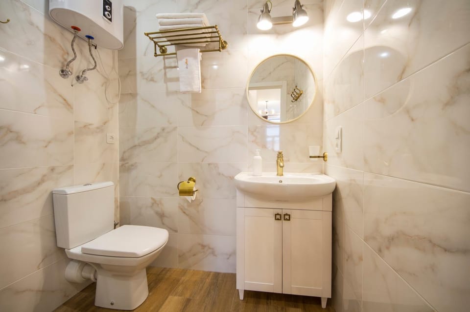 Toilet, Bathroom