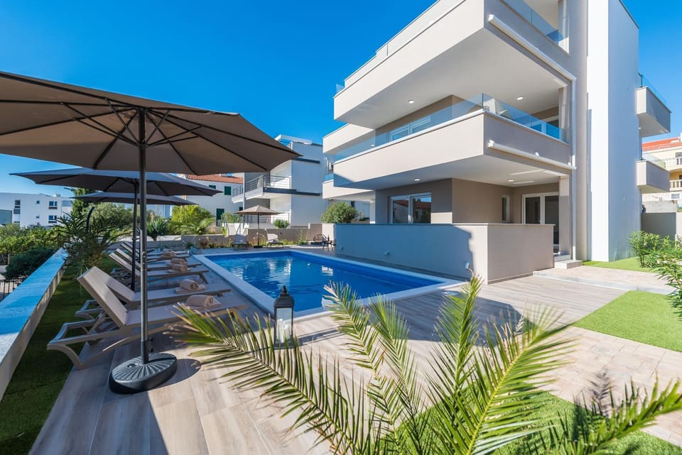 Property building, Swimming pool